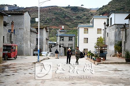 鳥語花香、干凈整潔的居住環境,讓老凹田村民充滿幸福感。 玉溪日報記者 李冉 攝