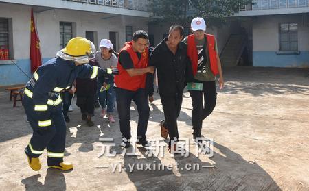 關(guān)愛(ài)老年人、情暖重陽(yáng)節(jié) (3)