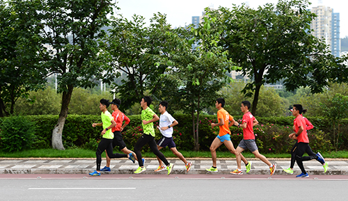 玉溪跑者期待加強(qiáng)跑步設(shè)施建設(shè)3.jpg