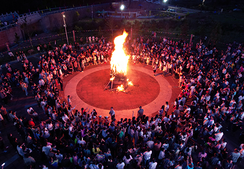 彝歌動人 火光熠熠.jpg 彝歌動人 火光熠熠.jpg