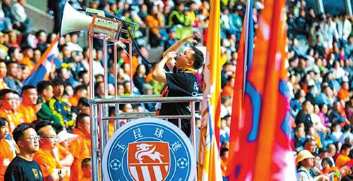 點燃足球夢想 守護家鄉(xiāng)榮耀2.jpg 點燃足球夢想 守護家鄉(xiāng)榮耀2.jpg