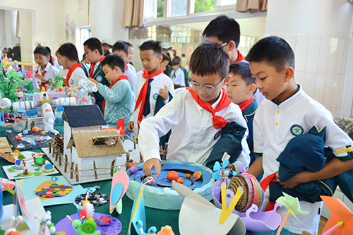 玉溪第一小學教育集團舉辦首屆科技節.jpg