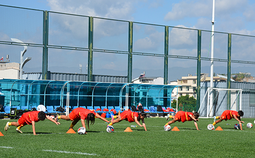 U-17國家女子足球隊在玉溪開訓.jpg