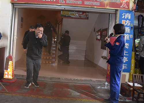 院壩消防培訓走進批發市場.jpg
