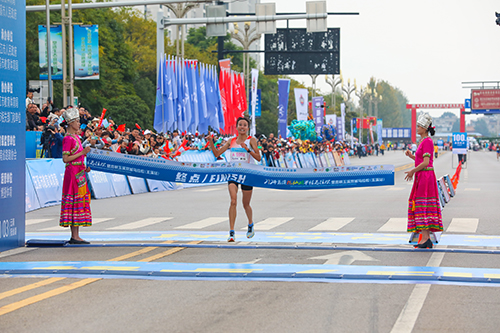 參加生態(tài)公益行活動(dòng) 爭當(dāng)生態(tài)文明踐行者7.jpg