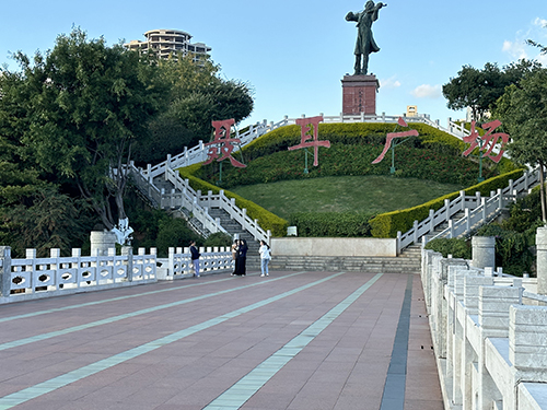 賡續(xù)紅色血脈 厚植愛國情懷.jpg