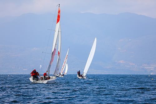 大學生帆船邀請賽在澄江開賽.jpg
