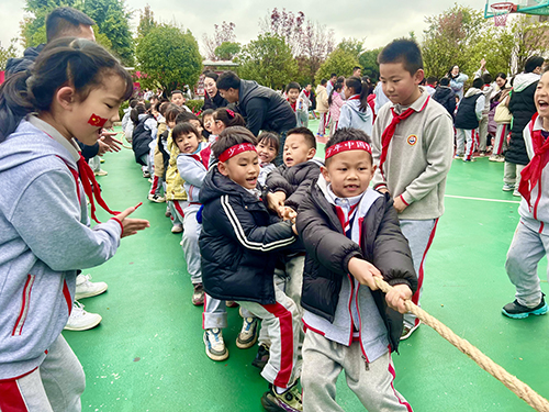 鳳山小學舉辦第二十屆體育節.jpg 鳳山小學舉辦第二十屆體育節.jpg