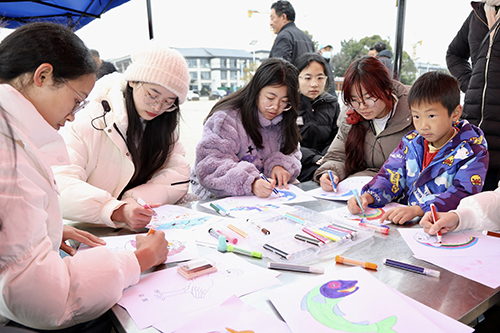小手巧繪大頭魚 呼吁保護星云湖.jpg 小手巧繪大頭魚 呼吁保護星云湖.jpg