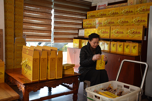 讓非遺鹽水魚“游”向更遠(yuǎn)方3.jpg 讓非遺鹽水魚“游”向更遠(yuǎn)方3.jpg