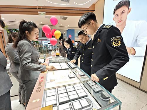 我市開展“3·15”誠信教育宣傳及執法檢查.jpg 我市開展“3·15”誠信教育宣傳及執法檢查.jpg