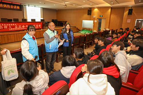 關注公共衛生筑牢健康防線.jpg 關注公共衛生筑牢健康防線.jpg