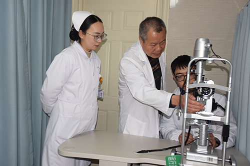 “銀齡醫師”郭春平：助力基層醫療 再踐醫者使命1.jpg