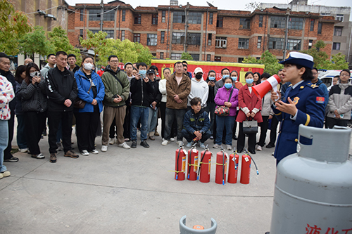 “演練+培訓”筑牢老城區消防安全“防火墻”.jpg “演練+培訓”筑牢老城區消防安全“防火墻”.jpg