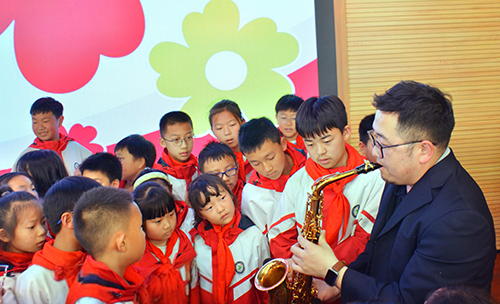 “紅土薩友進鄉村頌歌唱響彩云南”公益演出走進玉溪.jpg “紅土薩友進鄉村頌歌唱響彩云南”公益演出走進玉溪.jpg