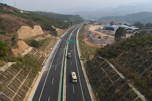 永金高速戛灑至紅光段施工進入尾聲.jpg 永金高速戛灑至紅光段施工進入尾聲.jpg