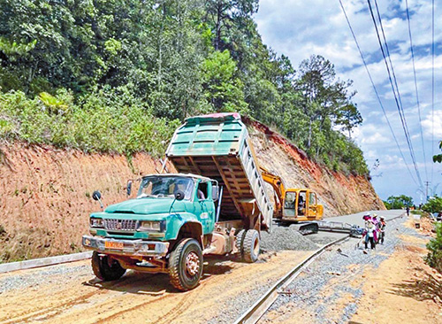 戛灑鎮(zhèn)旅游環(huán)線建設(shè)有序推進(jìn).jpg 戛灑鎮(zhèn)旅游環(huán)線建設(shè)有序推進(jìn).jpg