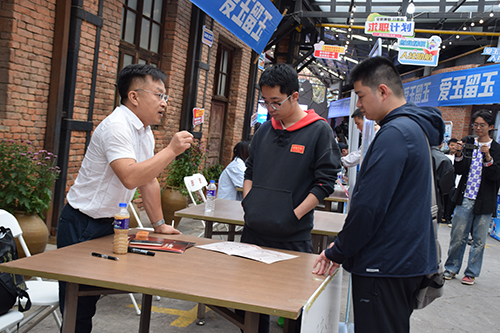 高校畢業生“愛玉留玉”就業創業服務專項行動啟動1.jpg 高校畢業生“愛玉留玉”就業創業服務專項行動啟動1.jpg