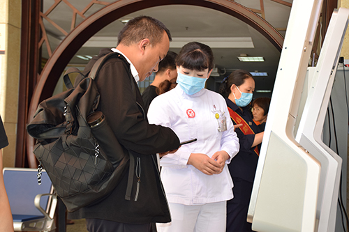 仁心妙術點亮城市文明之光.jpg 仁心妙術點亮城市文明之光.jpg