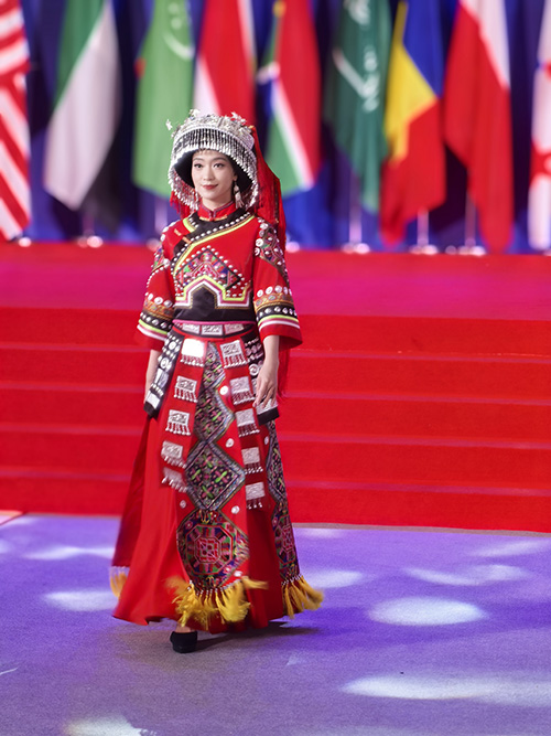 玉溪民族服飾南博會上“C位”出圈2.jpg