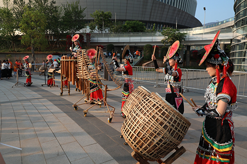 玉溪:體育賽事搭臺(tái)促“三交” 共繪民族團(tuán)結(jié)同心圓.jpg 玉溪:體育賽事搭臺(tái)促“三交” 共繪民族團(tuán)結(jié)同心圓.jpg