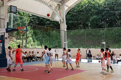 中小學(xué)生籃球足球比賽舉行.jpg 中小學(xué)生籃球足球比賽舉行.jpg