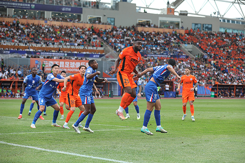 云南玉昆4∶4戰(zhàn)平上海申花.jpg 云南玉昆4∶4戰(zhàn)平上海申花.jpg