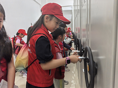 小記者探館學史傳文脈.jpg 小記者探館學史傳文脈.jpg