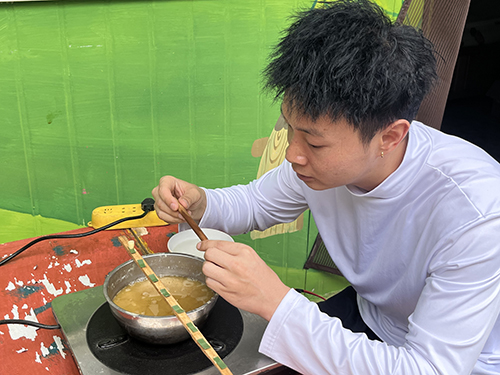 95后的“甜蜜”事業.jpg 95后的“甜蜜”事業.jpg