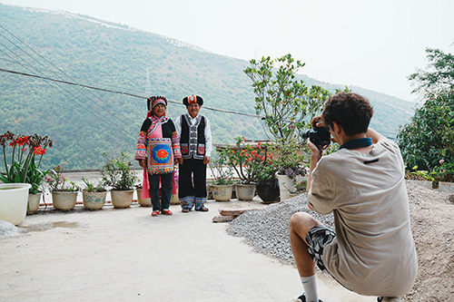 公益拍攝溫暖留守老人.jpg 公益拍攝溫暖留守老人.jpg