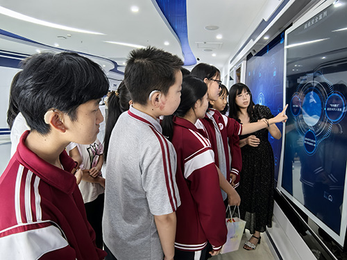 共同筑牢特殊群體網絡安全防線.jpg 共同筑牢特殊群體網絡安全防線.jpg