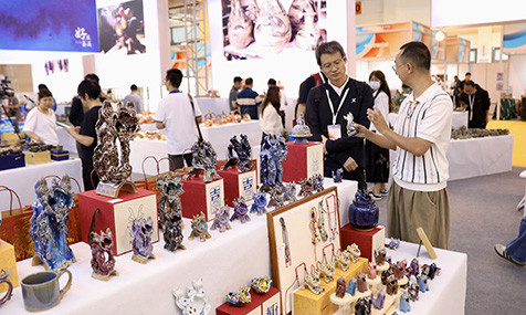 “創(chuàng)意云南”文博會(huì)啟幕 玉溪文創(chuàng)產(chǎn)品閃耀春城