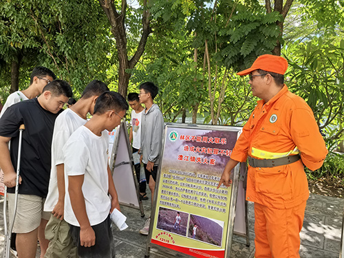 生態環保宣講走進元江一中.jpg 生態環保宣講走進元江一中.jpg