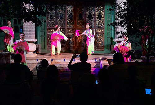 非遺花燈慶佳節(jié).jpg 非遺花燈慶佳節(jié).jpg