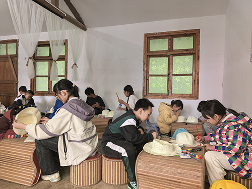 “行走紅塔”研學(xué)活動在龍馬山舉行.jpg “行走紅塔”研學(xué)活動在龍馬山舉行.jpg