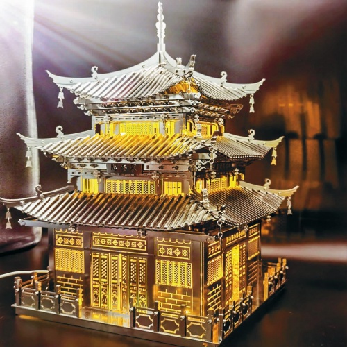 在冷冽金屬上書寫“鋼魔獸”傳奇.jpg 在冷冽金屬上書寫“鋼魔獸”傳奇.jpg