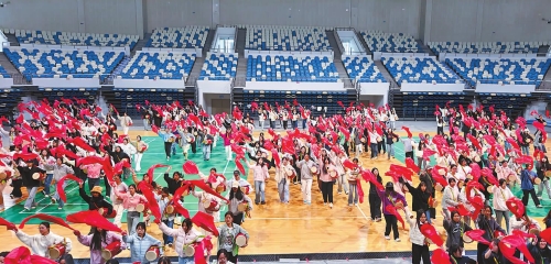 我市全力籌備滇超揭幕戰(zhàn)開賽儀式.jpg 我市全力籌備滇超揭幕戰(zhàn)開賽儀式.jpg