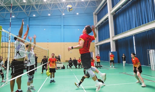 省職工氣排球周末聯賽(第二片區)決賽在玉舉行.jpg 省職工氣排球周末聯賽(第二片區)決賽在玉舉行.jpg