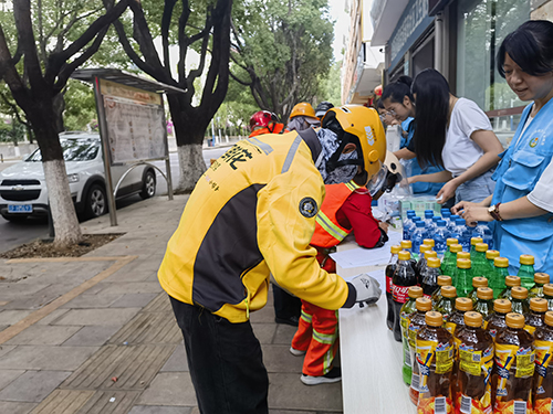 玉溪政企社協同發力探索創新社會工作模式1.jpg 玉溪政企社協同發力探索創新社會工作模式1.jpg