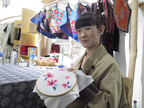 最炫民族風也能引領時尚潮流.jpg 最炫民族風也能引領時尚潮流.jpg