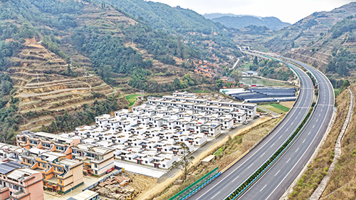 群眾喜遷新居 開啟幸福生活.jpg 群眾喜遷新居 開啟幸福生活.jpg