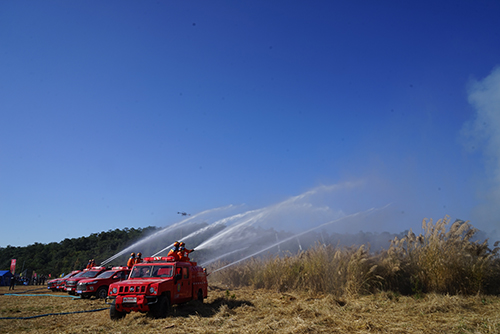 森林草原火災應急處置聯(lián)合實戰(zhàn)演練舉行.jpg