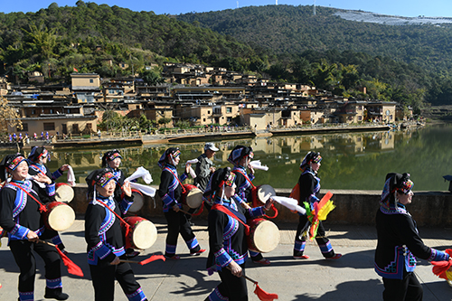 歡樂(lè)祥和迎新 春.jpg