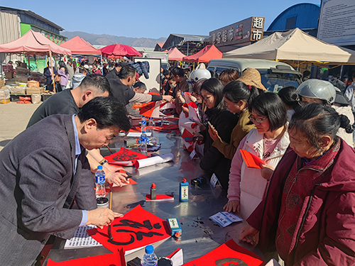 歡樂(lè)祥和迎新 春2.jpg