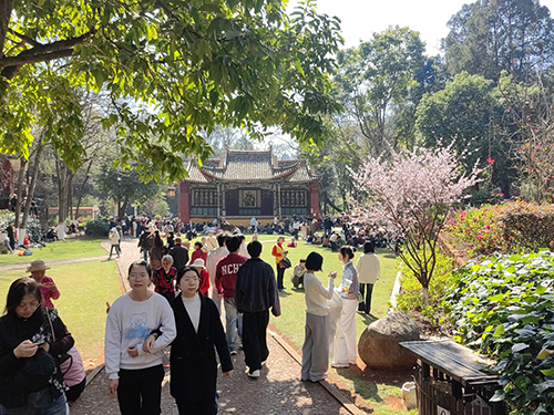 歡歌笑語慶佳節(jié) 幸福滿溢玉溪城.jpg