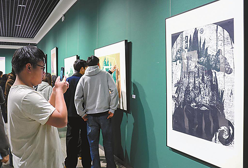 云南版畫(huà)創(chuàng)作人才培訓(xùn)項(xiàng)目成果展在玉開(kāi)展.jpg 云南版畫(huà)創(chuàng)作人才培訓(xùn)項(xiàng)目成果展在玉開(kāi)展.jpg