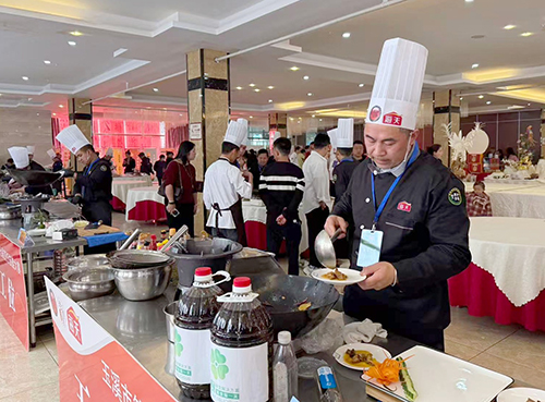 傳承滇菜技藝 推動創(chuàng)新發(fā)展.jpg