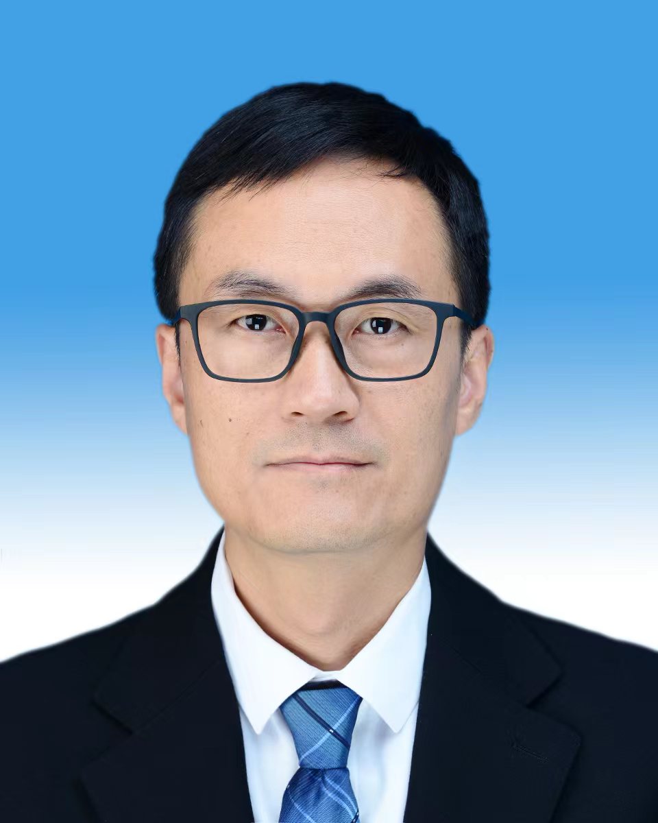 李明.jpg 李明.jpg